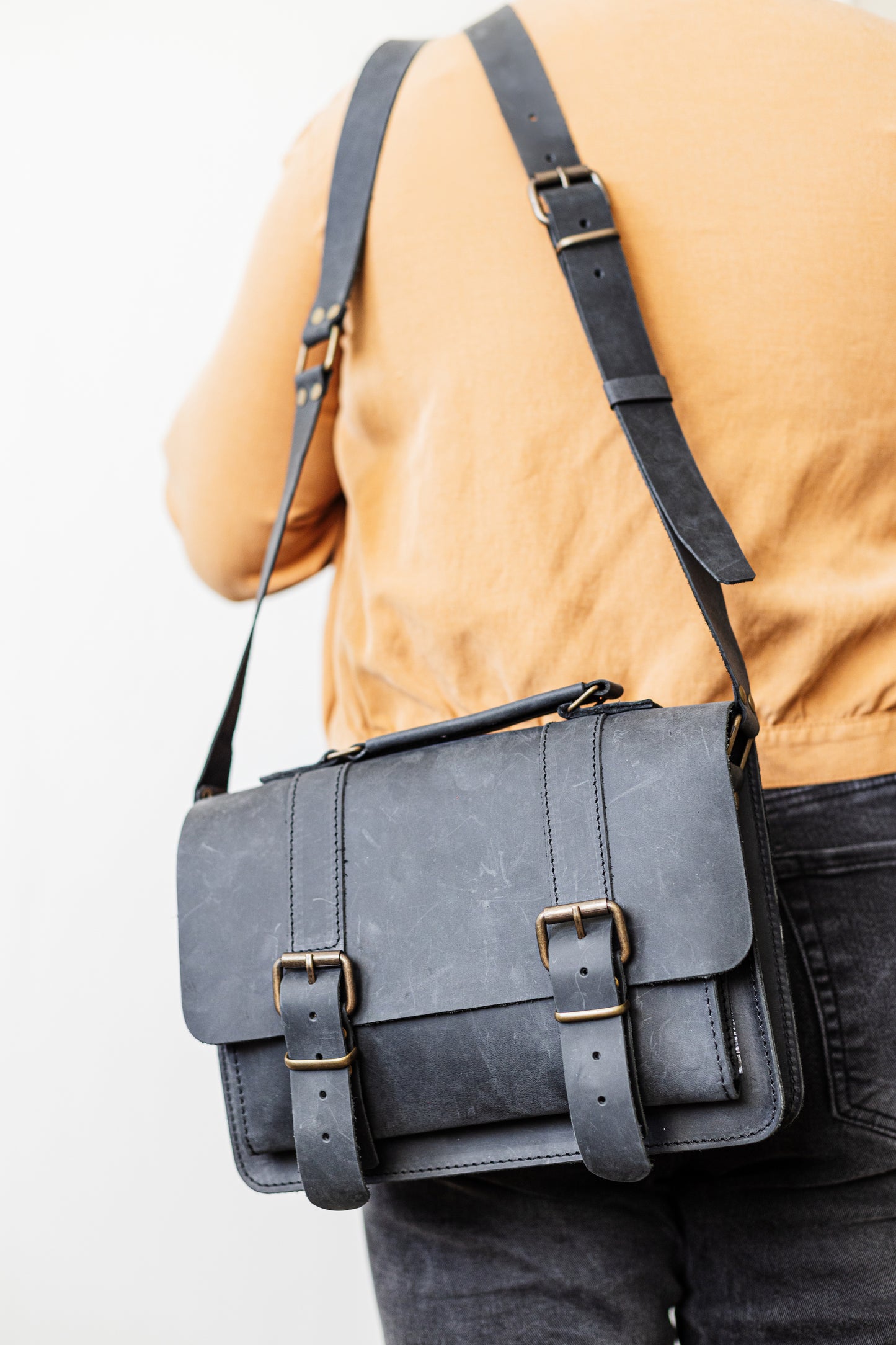 Belt Strap Crazy Horse Black Messenger Bag