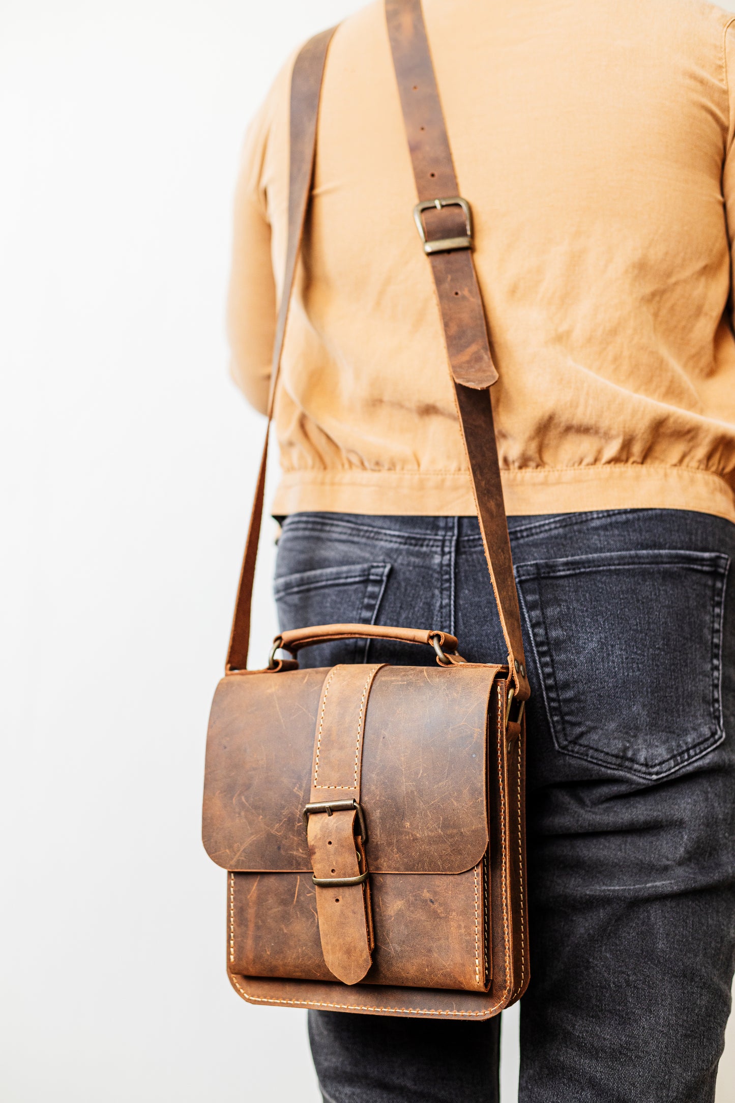 Belt Strap Crazy Horse Square Messenger Bag Rustic Brown