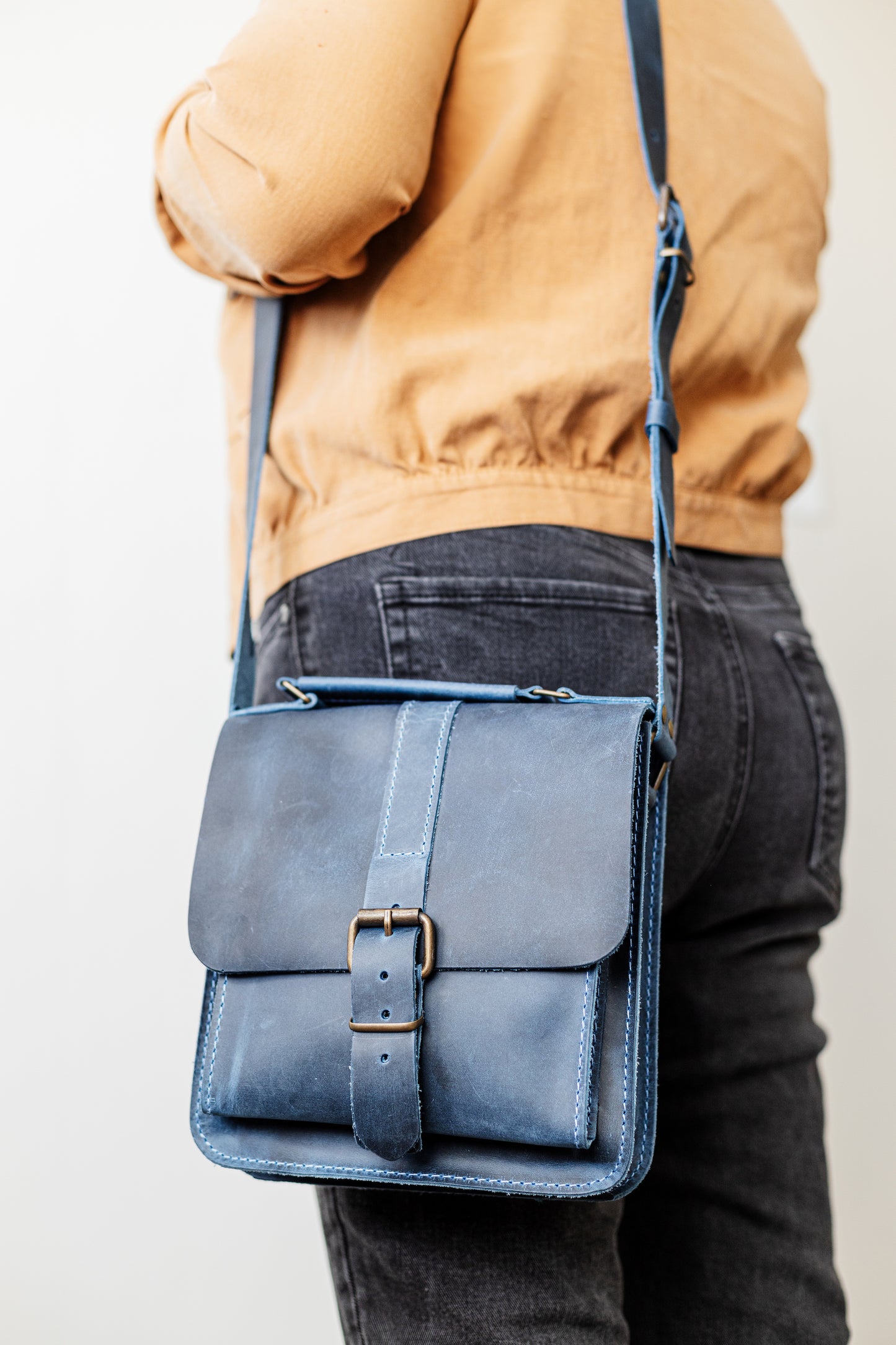 Belt Strap Crazy Horse Square Messenger Bag Blue