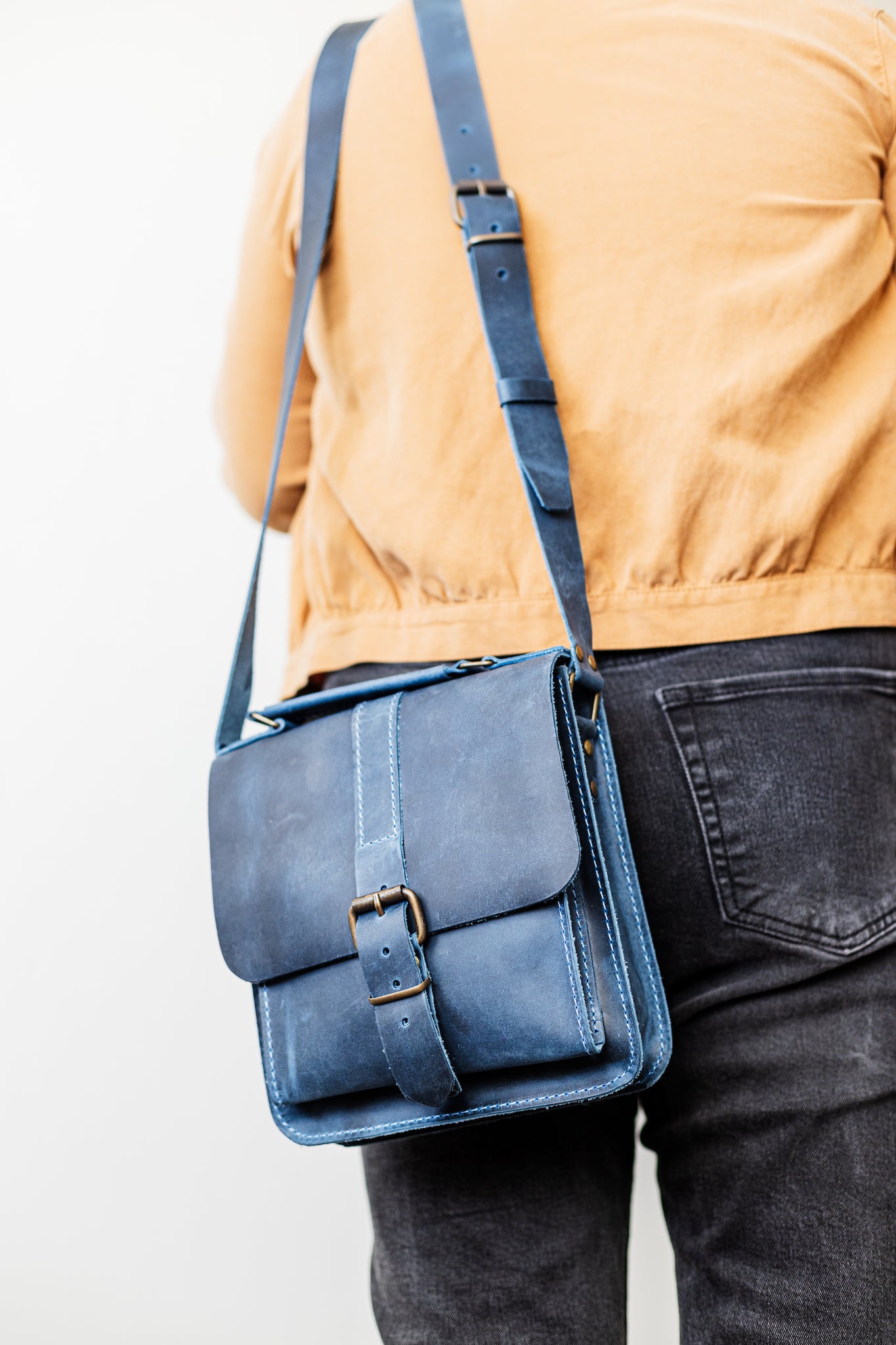 Belt Strap Crazy Horse Square Messenger Bag Blue