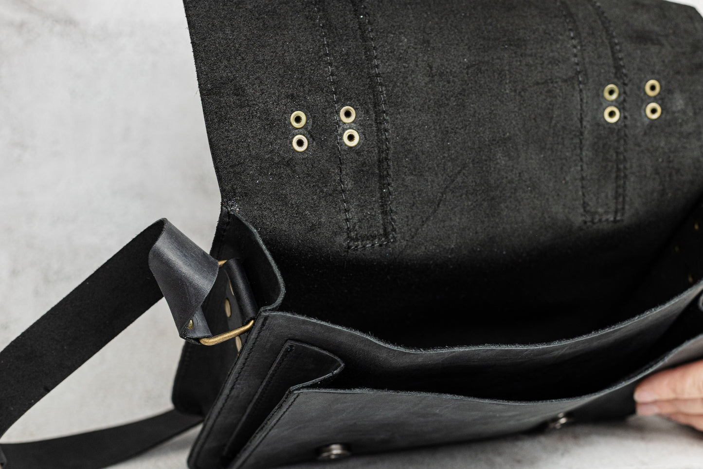 Belt Strap Crazy Horse Black Messenger Bag