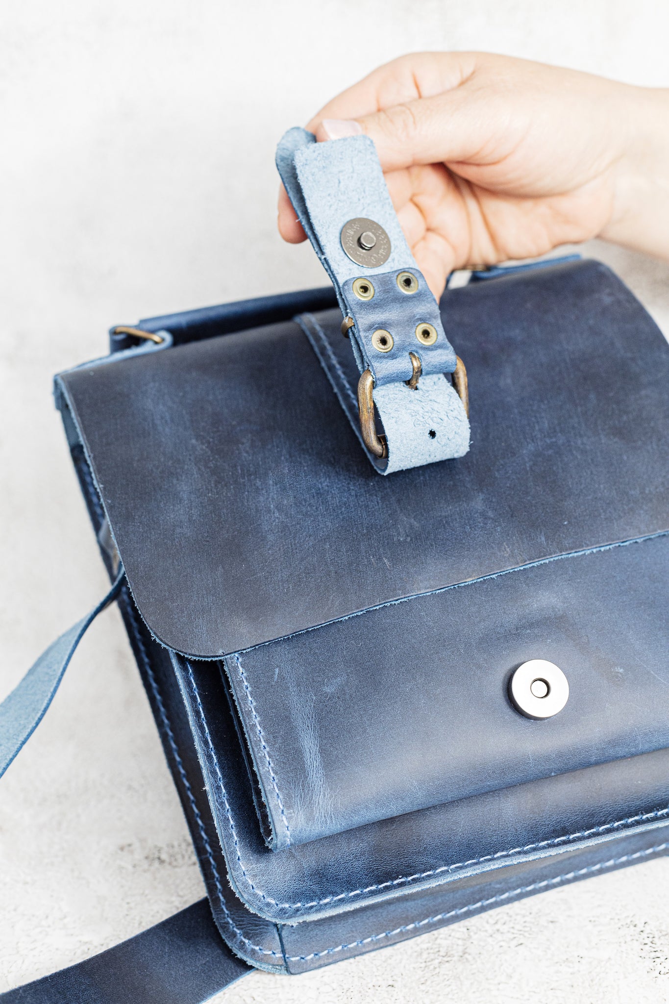 Belt Strap Crazy Horse Square Messenger Bag Blue