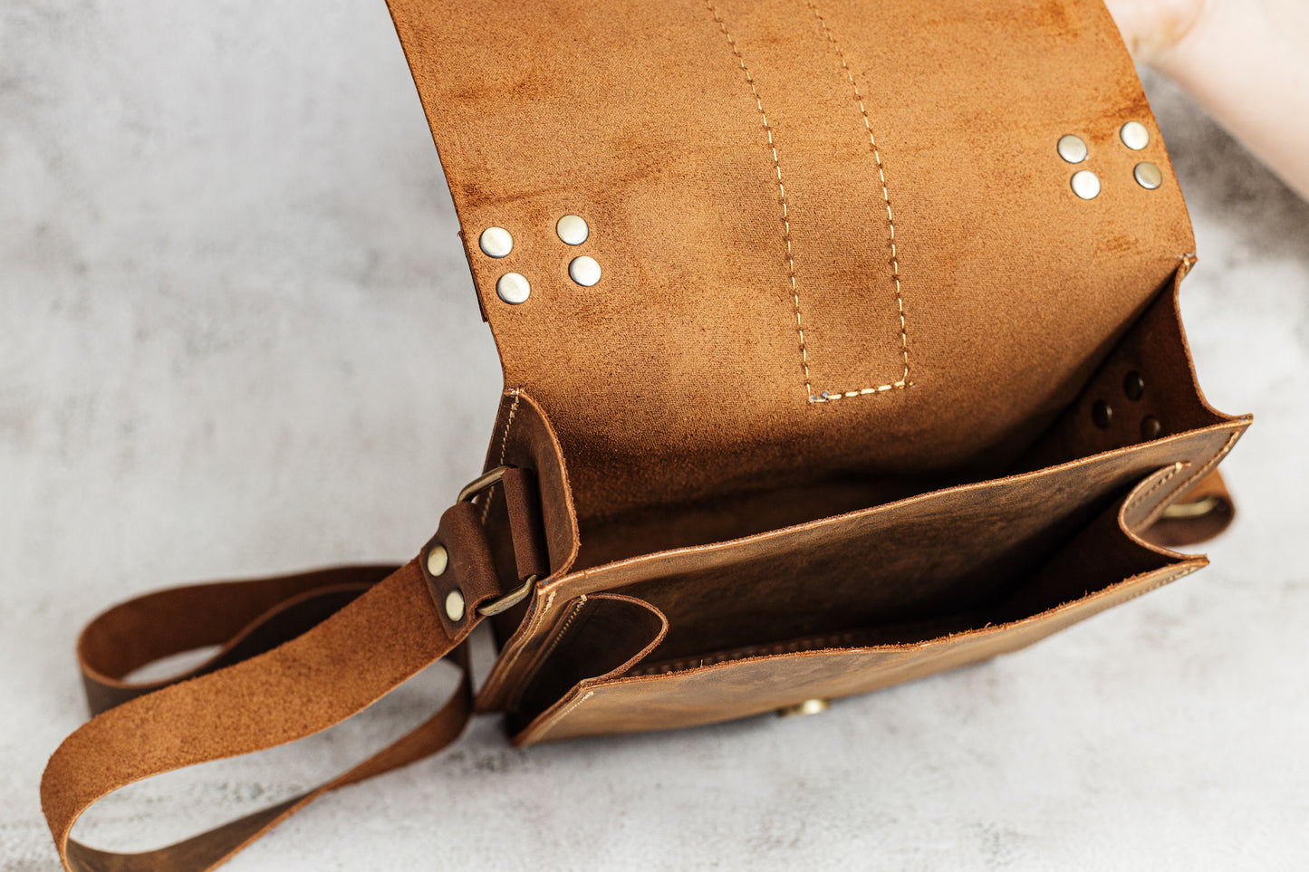 Belt Strap Crazy Horse Square Messenger Bag Rustic Brown