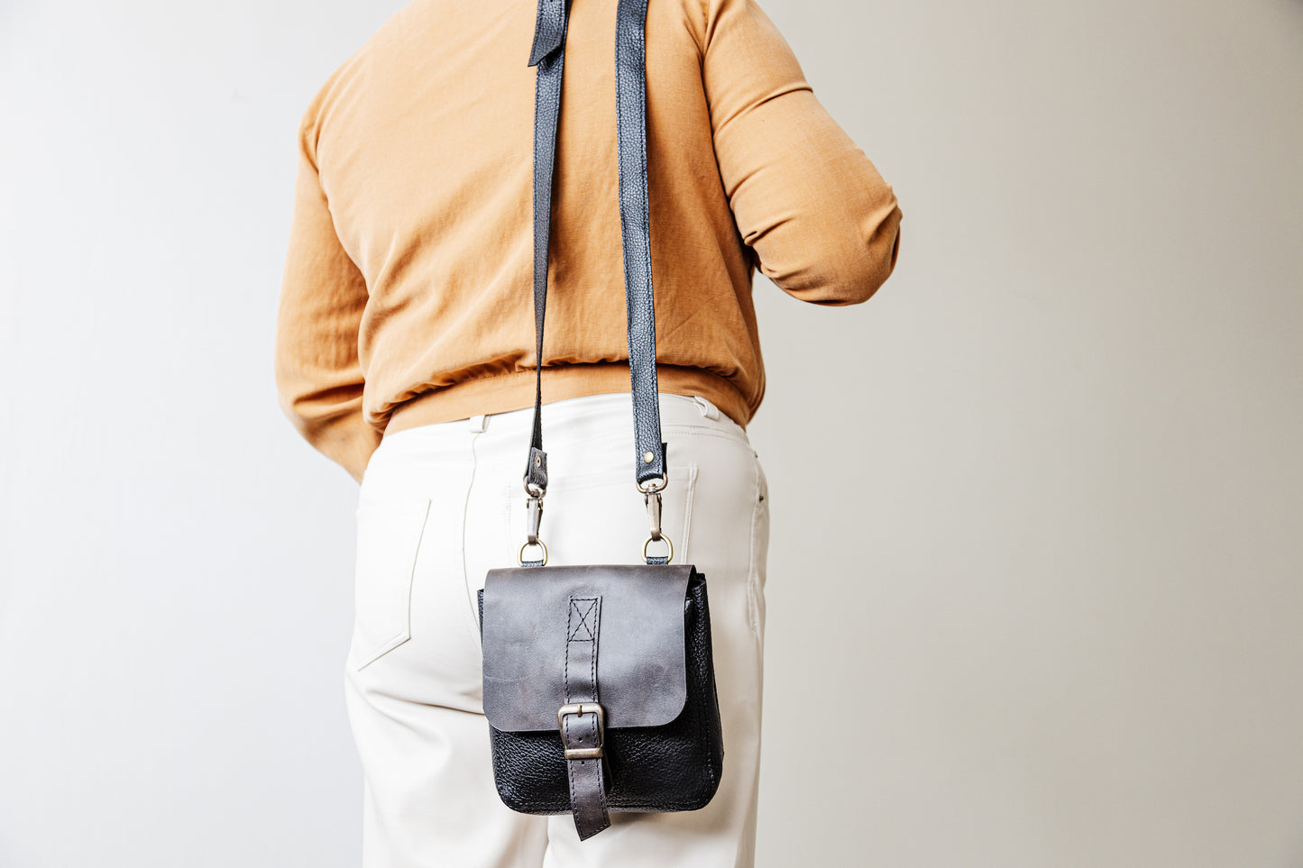 Handmade Leather Crossbody Black